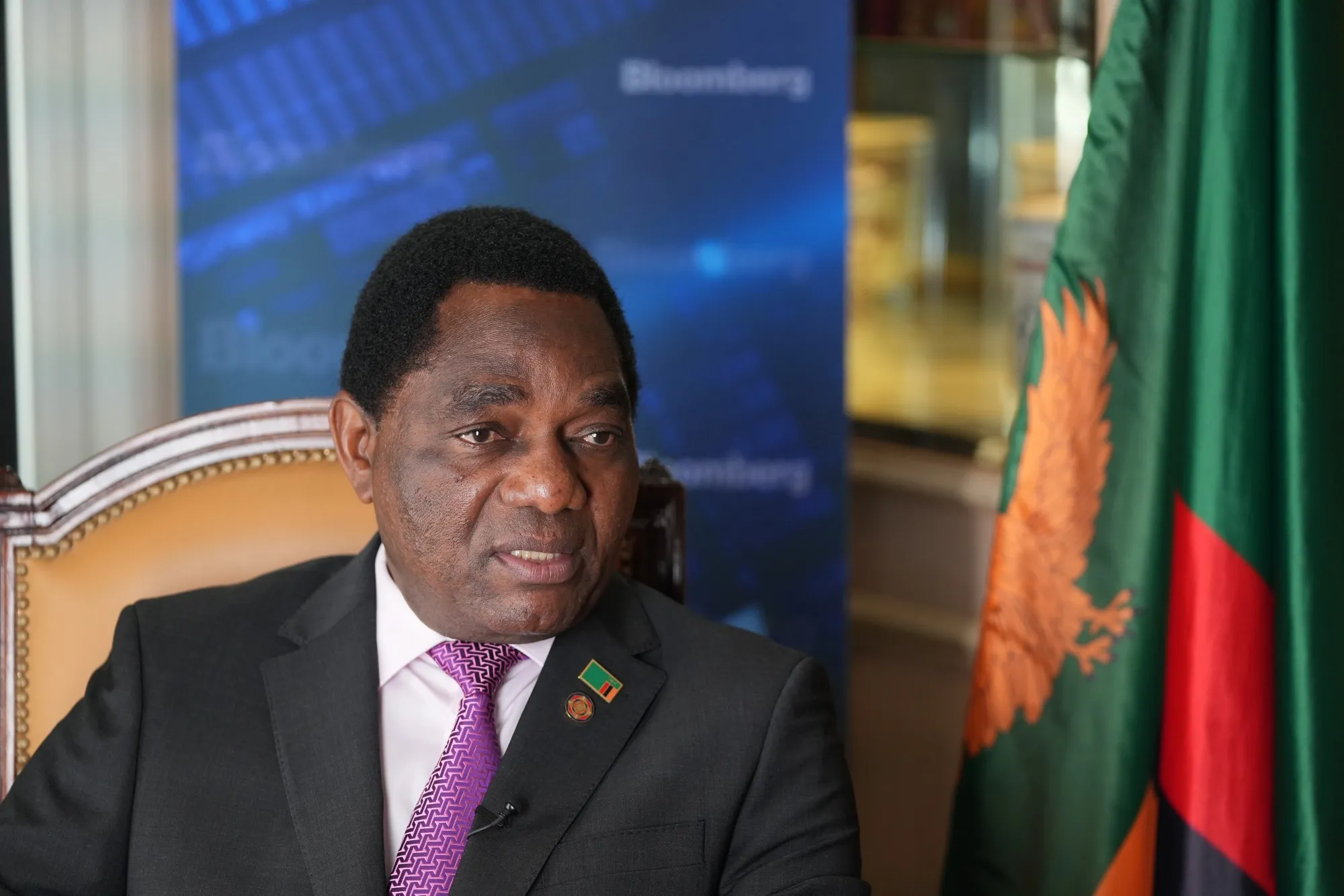 A President Under Siege: Stones Force Zambia’s Hichilema to Flee Crowd in Chingola