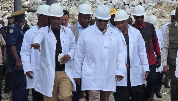 Chiwenga tours lithium projects in Midlands province